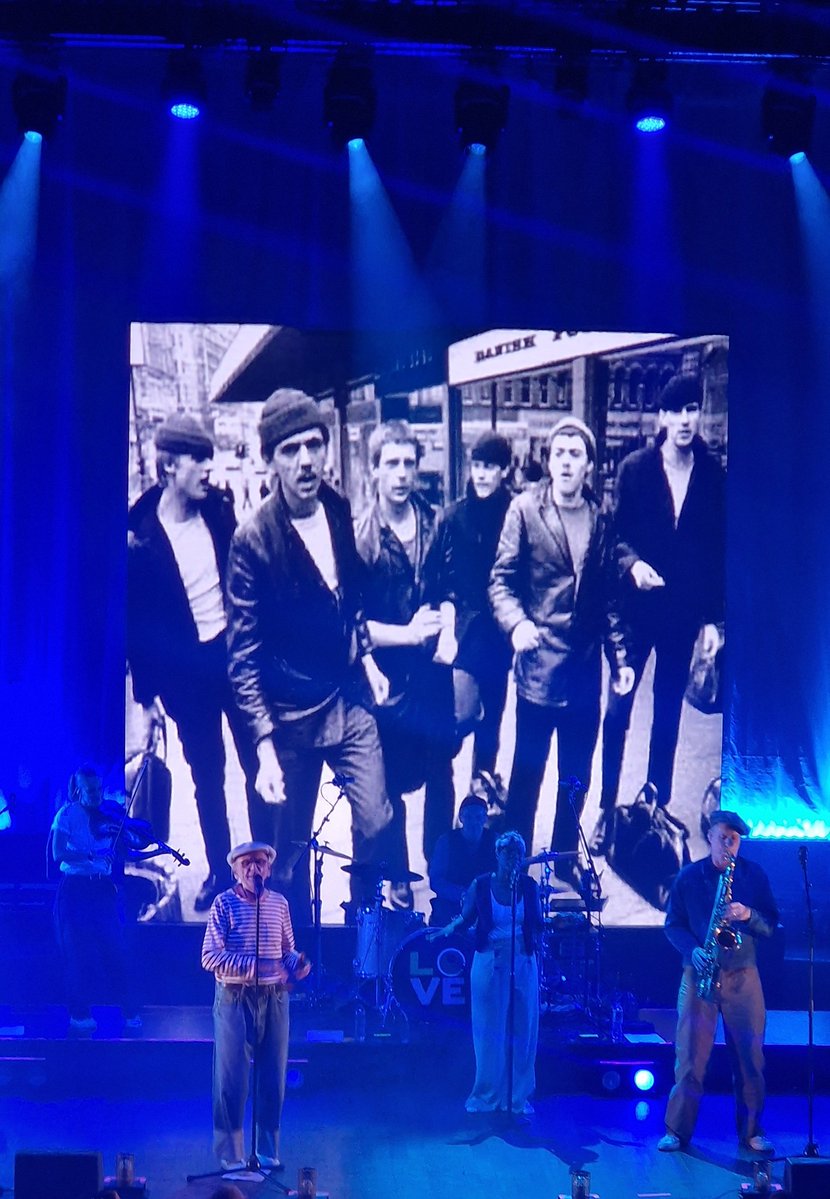 BackPageShop's tweet photo. Geordie Soul Brothers watching Dexys Midnight Runners.

Too-ray, too-ray, too-ray Toon Army! https://t.co/J3a9LlwKOF
