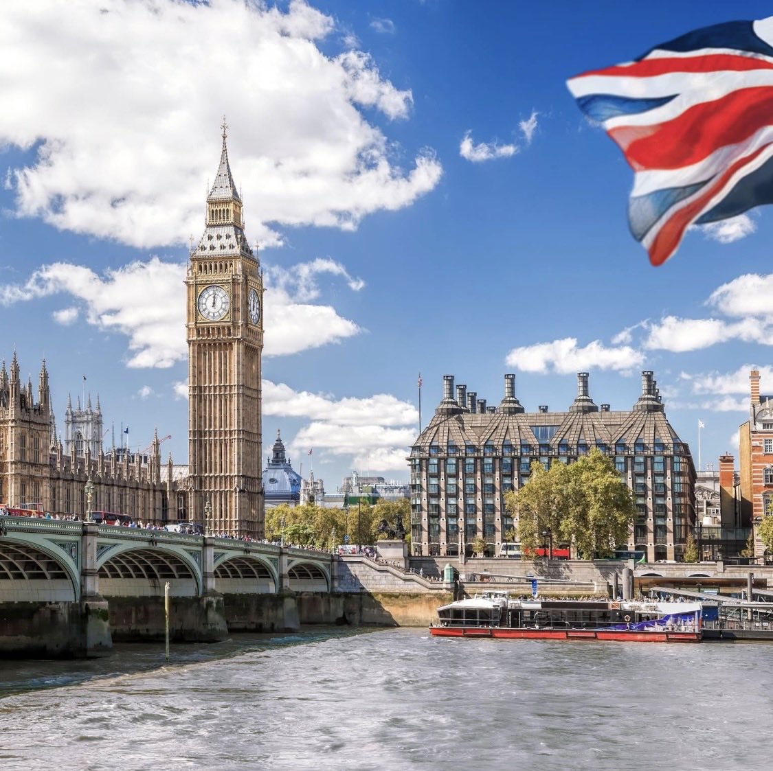 Xred1000's tweet photo. 🇬🇧 UK inflation rose to 3.5%. When prices rise, ordinary families feel it first. Leaders must put the cost of living at the top of the agenda.

#UK #Inflation #Economy https://t.co/7Y7NIfGRNn