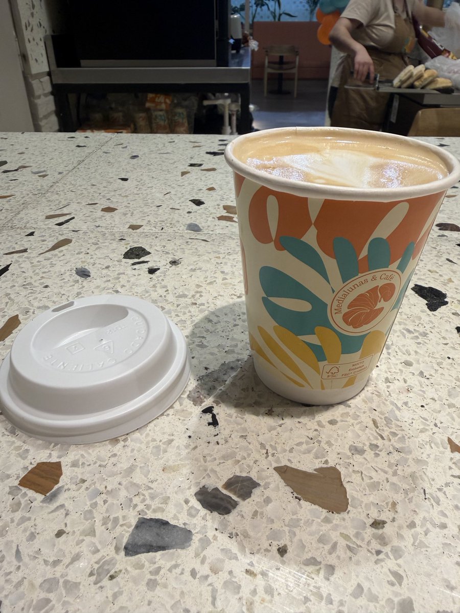 Csofianunes's tweet photo. 5700 un café chico. Hace 2 meses costaba 5.500 pesitos. ¿Caro o barato? 
(Ojo, muy rico el café) https://t.co/5dcv17jnp4