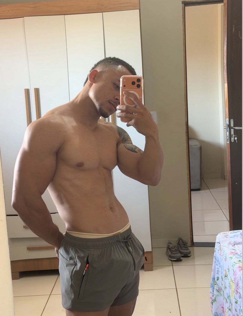 BigLimaoficial's tweet photo. aonde poderia fazer uma nova tatuagem? 👀🫣 https://t.co/RjruN8KPJh