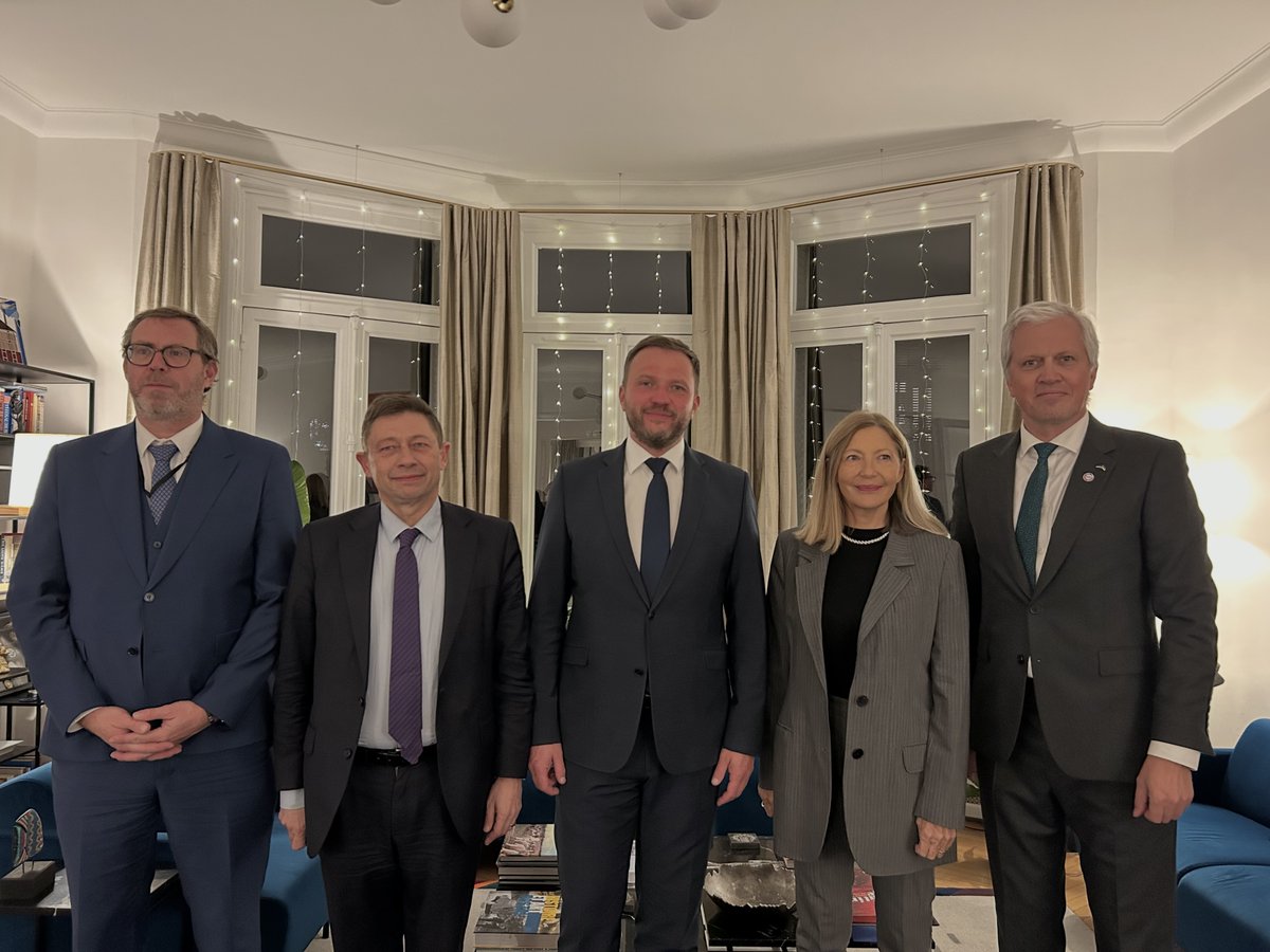 Tsahkna's tweet photo. Started my visit to Paris with an excellent exchange with members of the French National Assembly, @platombe, @JL_Thieriot, and @npouzyreff78.

We discussed Europe's most pressing security challenges, the need to boost competitiveness, and stand firmly with Ukraine.

A stronger, more secure Europe and unwavering support for Ukraine go hand in hand. Europe must remain united and resolute.