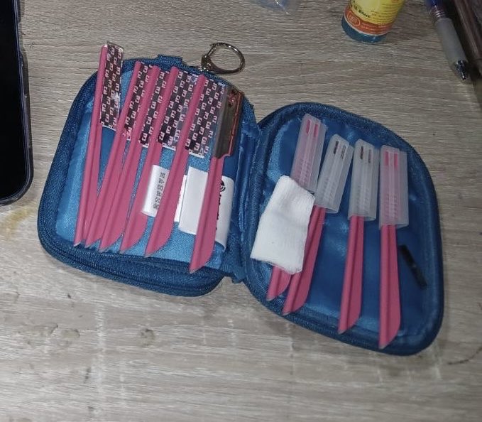 globin9e's tweet photo. they are in the bag BTW 💔💔💔💔 fuckfuckfuckeverything https://t.co/ND3q1mPsZF