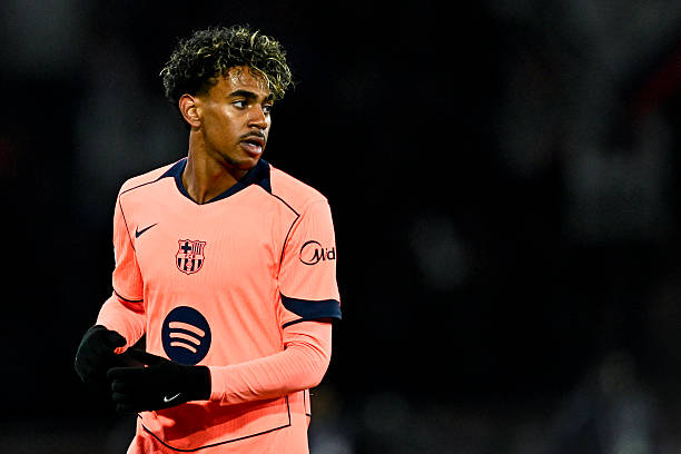 BouafifNour's tweet photo. Most successful dribbles in all club competitions this season:

🥇 Yamal — 48 
🥈 Mbappé — 35 
🥉 Olise — 33 
4️⃣ Diomande — 31
 4⃣ Nusa — 31 https://t.co/PzKKQTmSc0