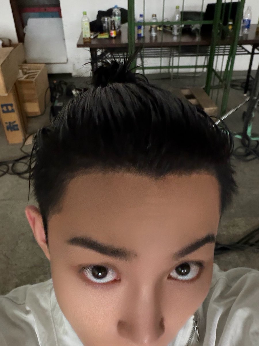 terjemahinRYUL's tweet photo. 261022 💬 weverse post
LNGSHOT Masterpiece🌌
Mohon dukungannya yang banyak buat S.W.I.S.H!!
#률 #RYUL #롱샷 #LNGSHOT https://t.co/r6AgRol7cX