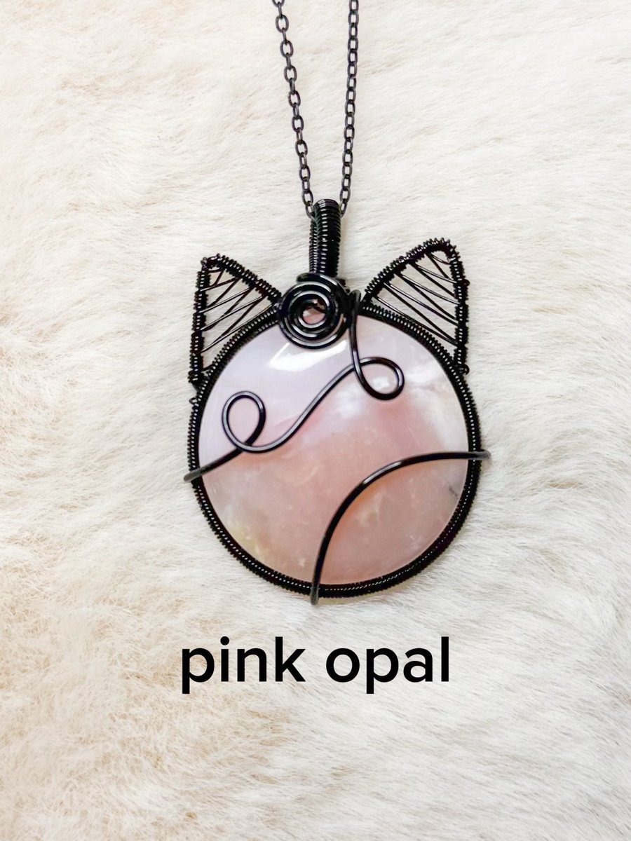 mildhippie's tweet photo. crystal eye &amp; cat pendants for my first collection back

“Pink Panther” collection coming Friday Oct 23rd at 5pm eastern time 🐈‍⬛🩷 https://t.co/UE2JViK5ow
