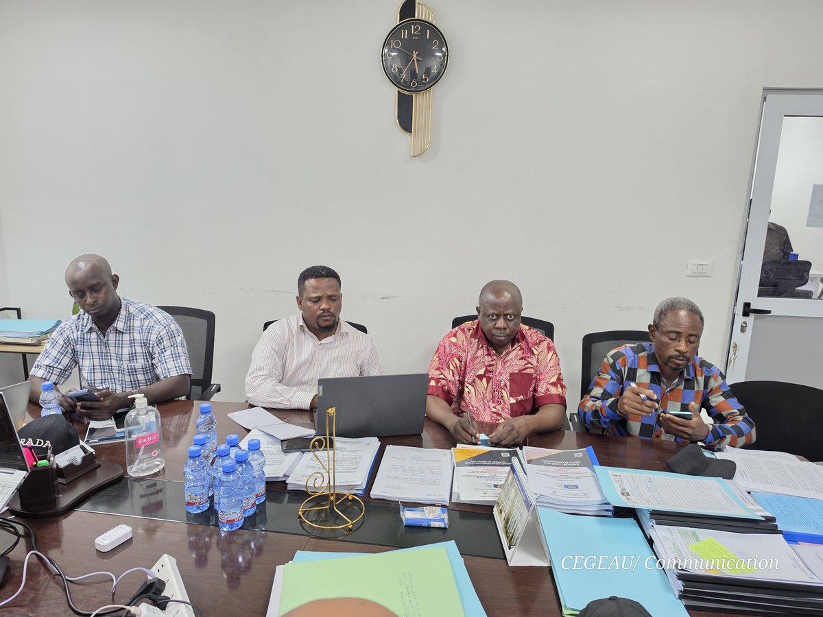CegeauSarl's tweet photo. NORD-UBANGI | Financement du développement
Une réunion d’évaluation à mi-parcours a réuni le Point focal du Gouverneur, des représentants de partenaires financiers étrangers et les partenaires techniques de CEGEAU SARL &amp; PARTENAIRES.
#CEGEAU #NordUbangi https://t.co/LzC8sDIQJ8