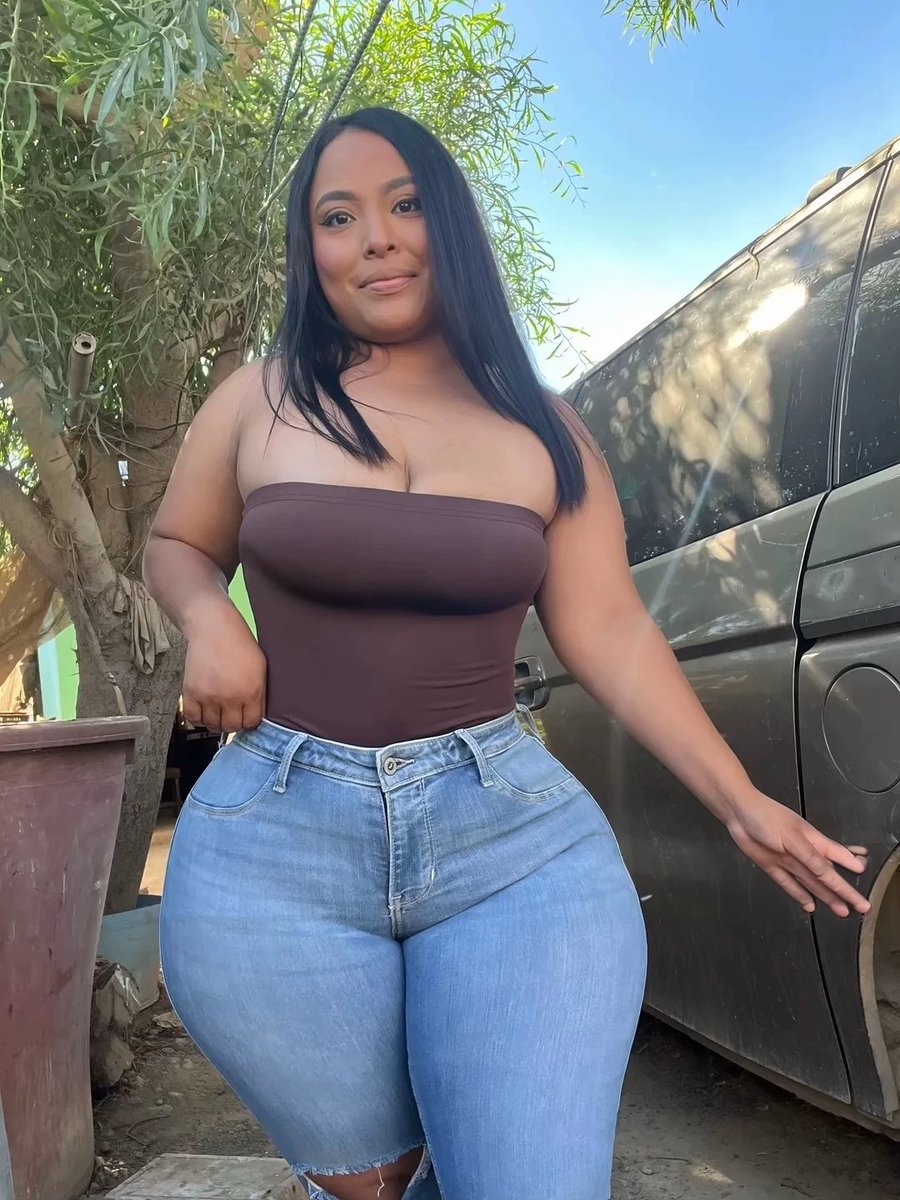 morita_angi's tweet photo. Díganme cual es sus #outfit favorito
#sexi #culona #culonaincreíble #piernuda #morenita #viral #tetas #putita #putunovia #top #jeans #Tetonas #tetas #cogible #pelinegra https://t.co/45CHBy1ouy