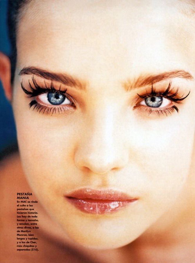 jiaa_xo's tweet photo. when the eyelashes are an integral part of the makeup look https://t.co/qtJwaGtWEA