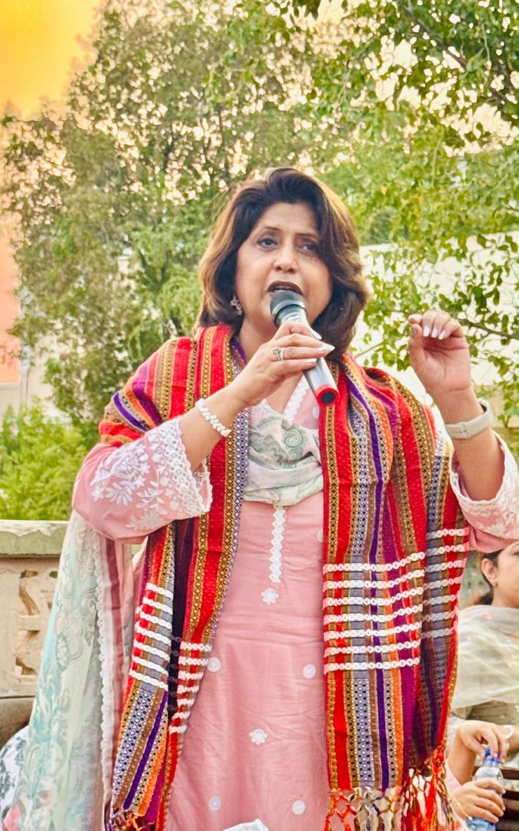 Arfana_Mallah's tweet photo. I am happy to share that the SUFI group won all 4 seats in the Sindh University Syndicate election.I fulfilled my dream of achieving a 50% share for women:two of the four seats are held by women. We made history by winning the election and set a record by winning it for 15 years https://t.co/yTBv0lG8Jz