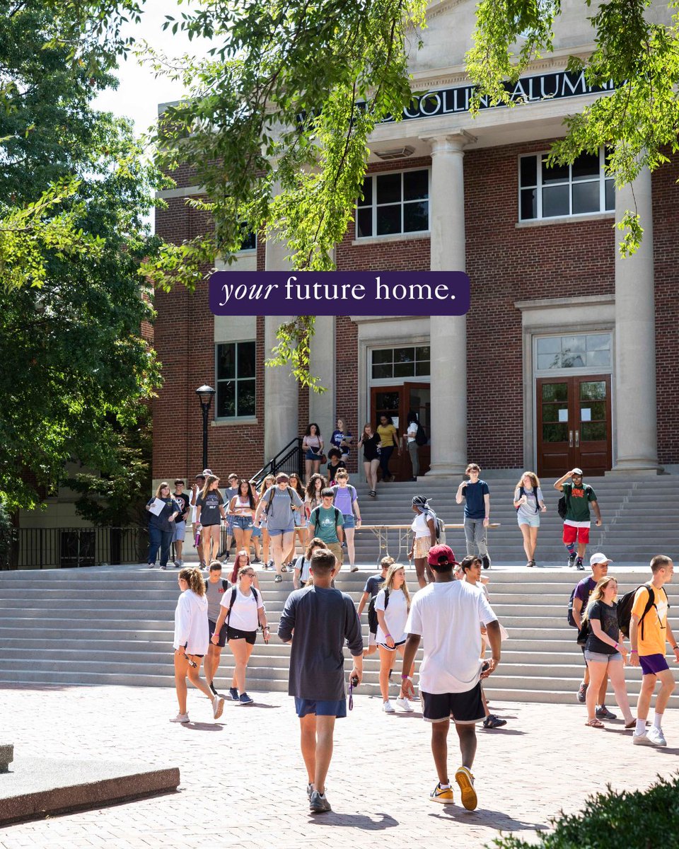 lipscomb's tweet photo. You COULD see this on a daily visit to Lipscomb University! 👀 The fall is the best time to visit our campus, and we would love to take you around on a personalized tour, show you what makes our community so special and give you a glimpse of what your life could be like at Lipscomb! You can register for a daily visit here: https://t.co/wg3MEVV7L0