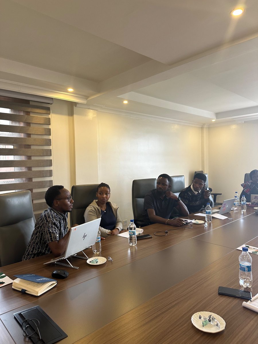 GNBKenya's tweet photo. The @GNBKenya Youth Advisory Panel joined a training organised by @YouthAntiFGMKe on 16–17 October, covering public speaking, policy engagement, harmful practices and ethical storytelling to strengthen youth-led advocacy to advance girls’rights. #Future4Binti #EndChildMarriage https://t.co/TQOXro9z78
