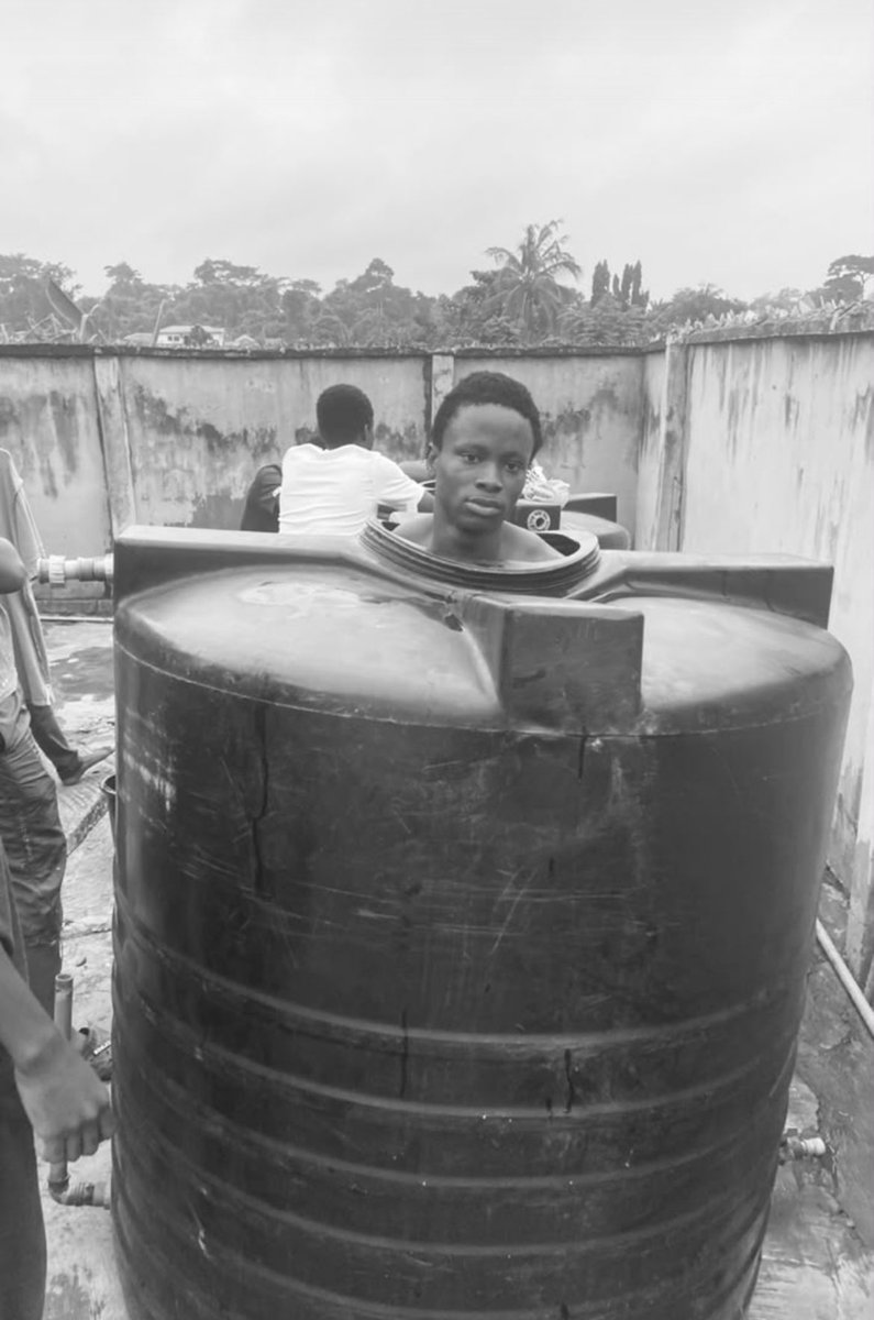 yallmeetbenny's tweet photo. This my neighbor got my landlord’s daughter pregnant and tried to hide inside my tank but got caught https://t.co/j689pmEeaB