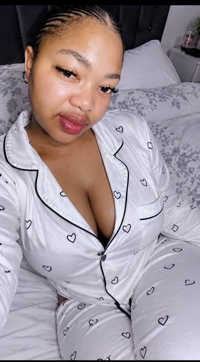 Sisandaa54's tweet photo. After long day 🥱 https://t.co/EIQnrW56bZ