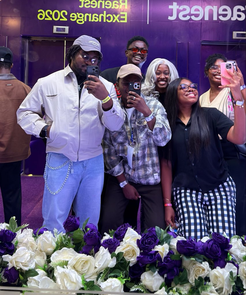 Atomthecreator's tweet photo. We are all here in Raenest Exchange event. Spot your creators. 🚀
@TechnicalBben @zazzygfx @ui_jaymez @Crownzdesigns @Khlaseek_dsgner @Finaltoucch @TariusNG @Tech_babby @Chinwe_Owanta @ohma_senpai @ice_onyx https://t.co/YKfHm0orzY