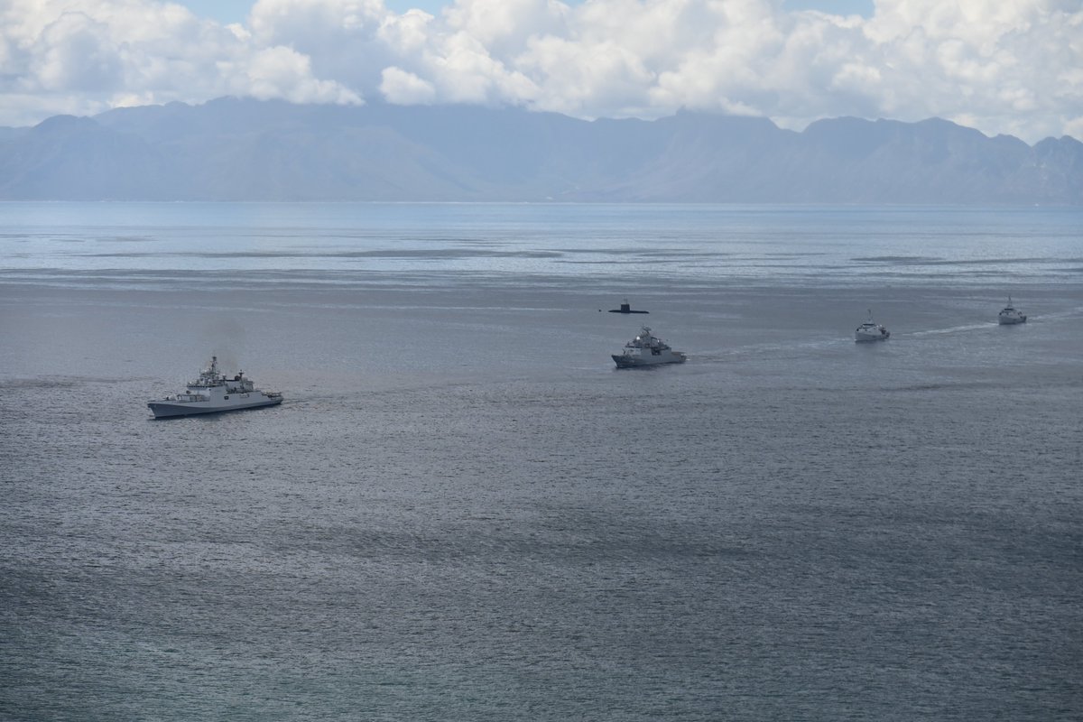 prodefencejammu's tweet photo. #IBSAMAR_IX Concludes 
🇮🇳 🤝 🇧🇷 🤝 🇿🇦

Sea Phase conducted from 15–19 Oct 26

The #IndianNavy, #BrazilianNavy and #SouthAfricanNavy undertook coordinated maritime operations, including anti-submarine operations, surface firing, aircraft and helicopter operations, manoeuvring exercises and Visit, Board, Search and Seizure (VBSS) exercises.

#BridgesofFriendship

@IN_WNC @SANDF_ZA 
@marmilbr 
@SpokespersonMoD 
@hci_pretoria
@IndiannavyMedia 
@ANI