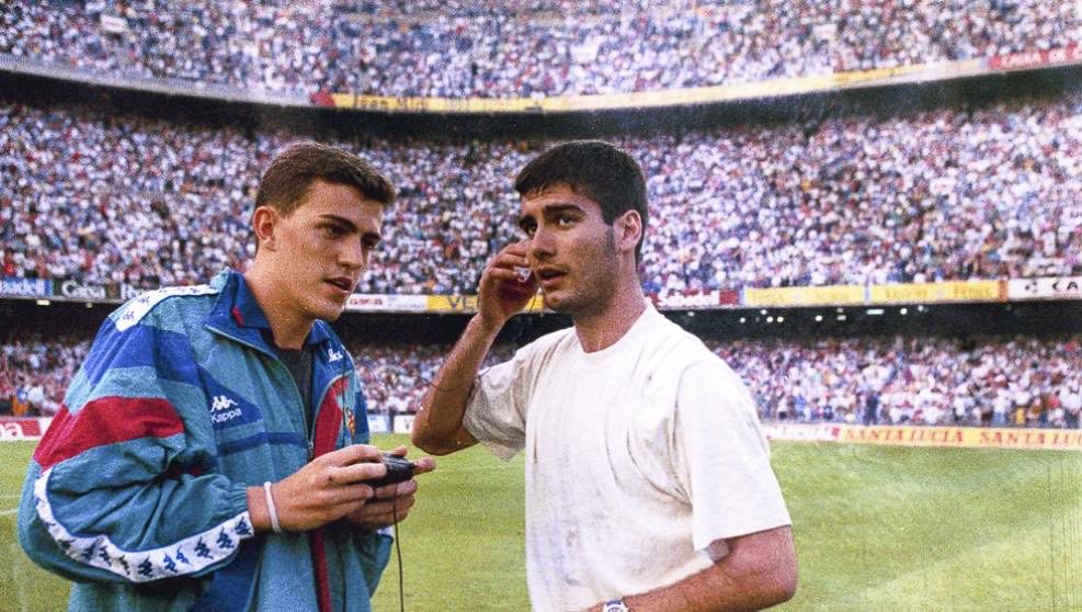 Barca_Archive's tweet photo. Pep Guardiola and Òscar García listening to the radio as Real Madrid lost 2-0 to Tenerife, handing Barcelona the league title, 1993. https://t.co/qy7ymUREuV