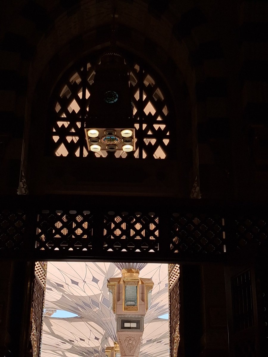 Tlawatts's tweet photo. "ما لِي ملاذٌ ولا ذُخْرٌ ألوذُ بهِ
 ولا عِمادٌ ولا حِرْزٌ سِوى الله"✨️ https://t.co/7WSwdpJhap