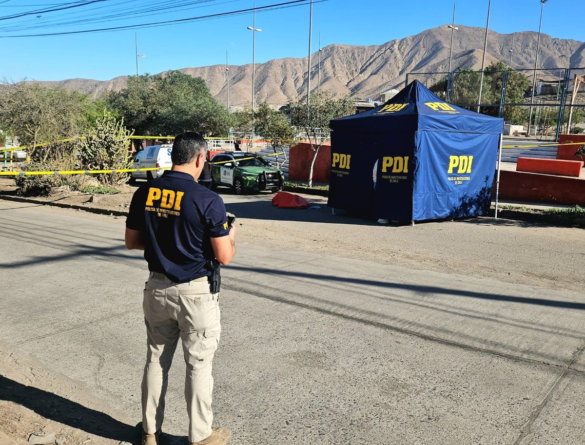 PDI_Atacama's tweet photo. Detectives de la Brigada de Homicidios de la PDI Copiapó, en coordinación con la @FiscaliaAtacama, lograron la detención de dos menores de edad, por su responsabilidad en un homicidio ocurrido el pasado 2 de septiembre en la población Colonias Extranjeras de Copiapó. https://t.co/V0q5WCfAX2