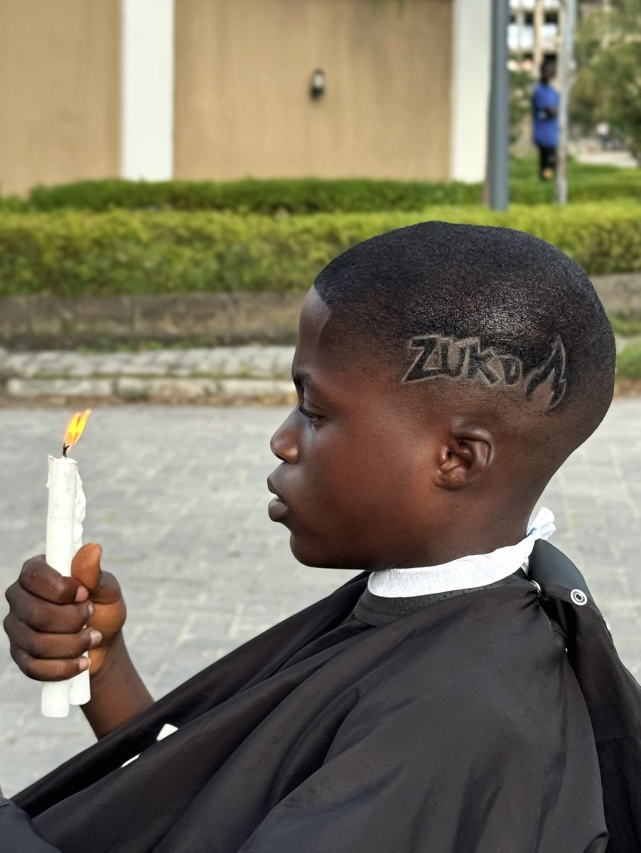 tronicscut's tweet photo. Dear Fireboy,
I turned your “ZUKO” album into Hair Art🔥 https://t.co/R3qhsE6Iq3
