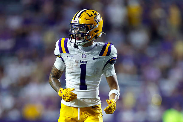 Thekstatefan's tweet photo. Jayce Brown
LSU SR WR

8 rec 89 yards
1 rush 4 yards https://t.co/AWOjRLZFmB