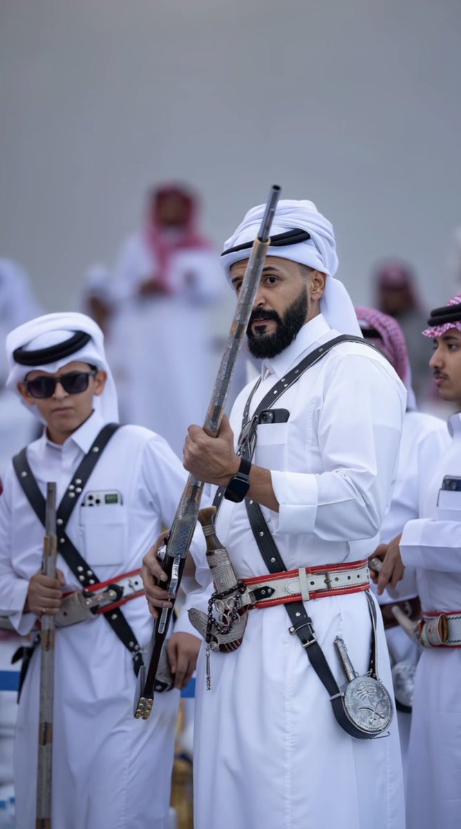_anh71's tweet photo. Men from Banu Amro al-Azd tribe in southern Saudi Arabia wearing traditional attire 🇸🇦 https://t.co/A0PQdCdxvv