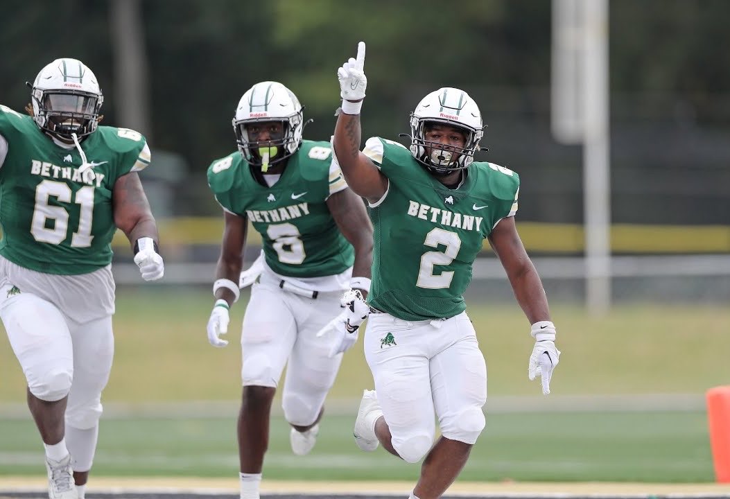 JaydenTriplett1's tweet photo. After a great conversation with @paul__tchio, I’m blessed to receive my 4th collegiate offer from Bethany College! 🏈🙏🏾

Thank you to @BethanyWV_FB for the opportunity! #AGTG #Recruitment
@AppoFootball https://t.co/UW90GNy0DD