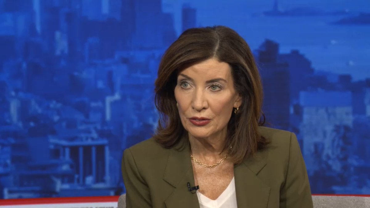PpollingNumbers's tweet photo. New - Governor poll - New York

🔵 Kathy Hochul (Inc) 55％
🔴 Bruce Blakeman 41％
🟡 Undecided 4％

Quinnipiac (B) - LV - 10/19 https://t.co/roi2TDNk3s