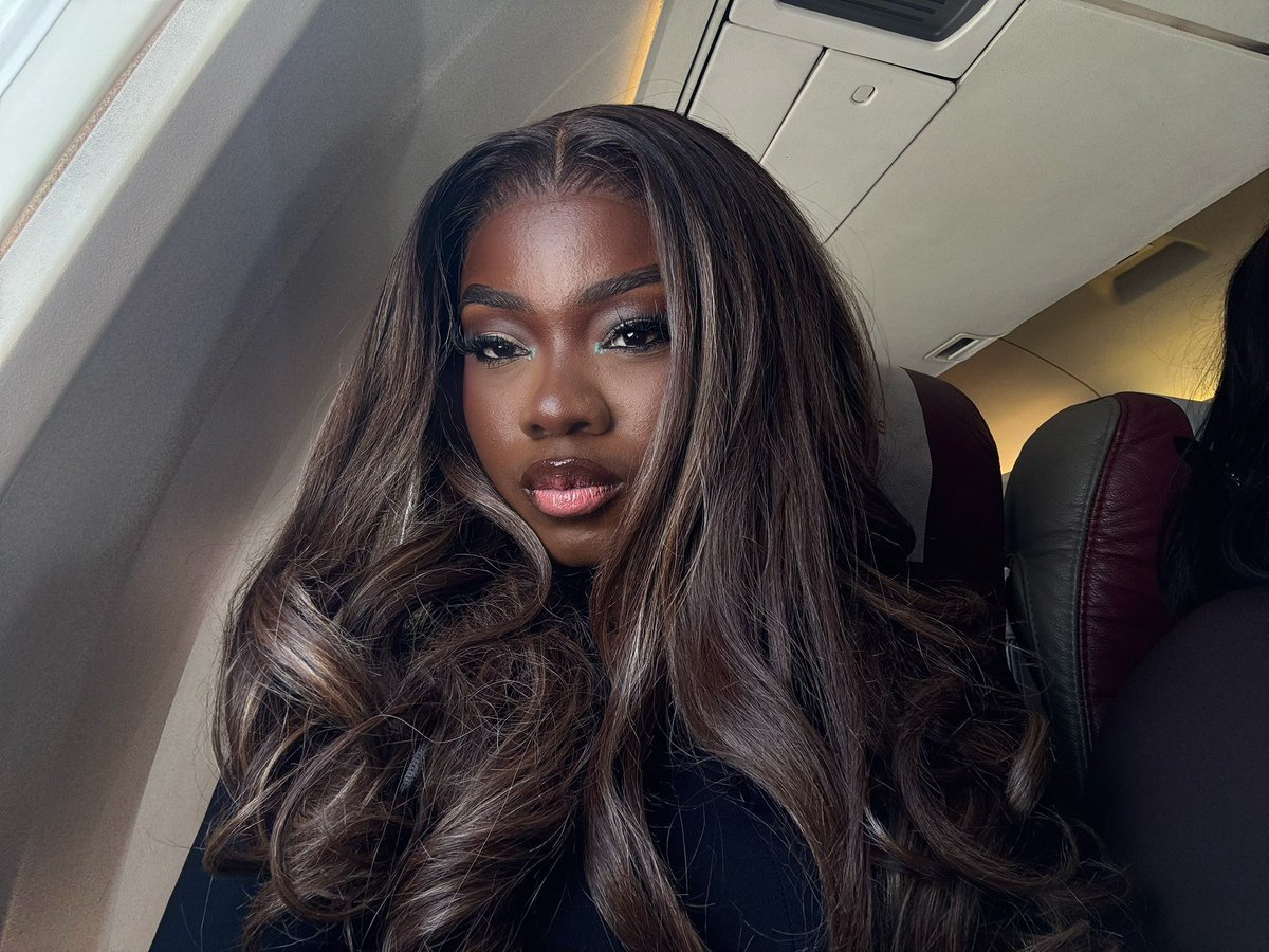 __kwakyewaa__'s tweet photo. Face card cleared immigration ✨ https://t.co/WutPogHgCP