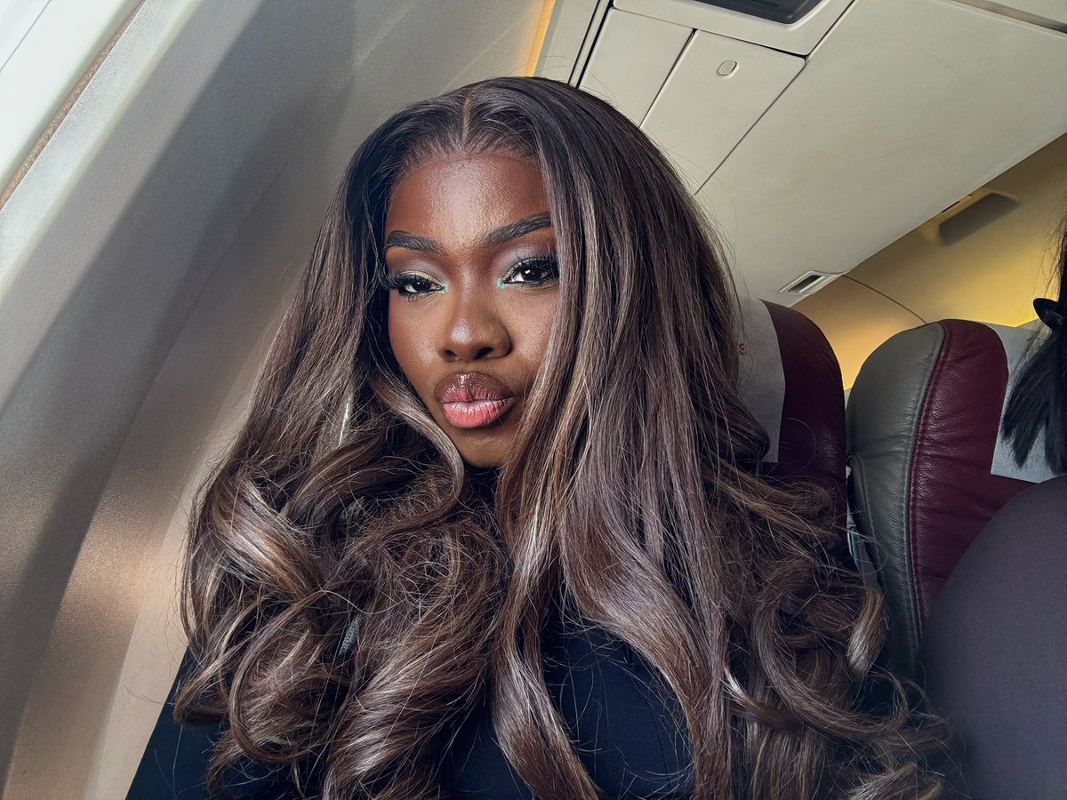 __kwakyewaa__'s tweet photo. Face card cleared immigration ✨ https://t.co/WutPogHgCP