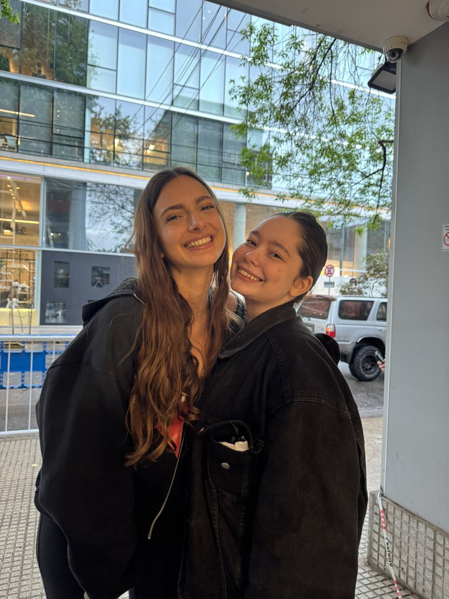 SLUT4MORAA's tweet photo. #tdtxolga con mi novia nos caminamos un diluvio para ver a nuestras girls favoritas y después creamos una productora que no tiene seguidores!!!! @vertigooproducciones en ig, próximamente primer corto https://t.co/C9Wys9Nmo3