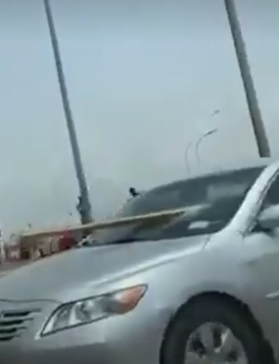 proxy63s's tweet photo. If I tell you why those guys  were  attacking motorists you would be shocked. https://t.co/HnfulYbqZl