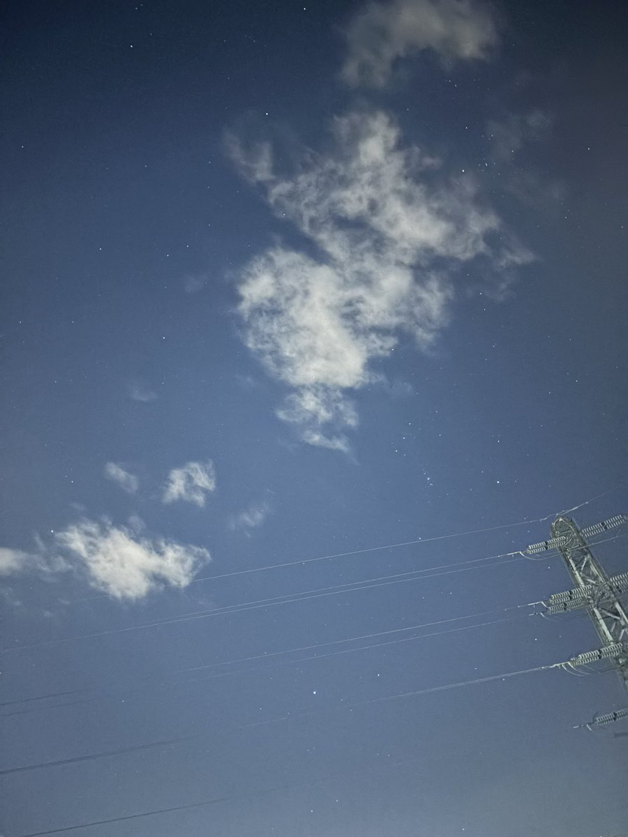 iwa_ryo_DM's tweet photo. 久しぶりの深夜散歩が終了
星が綺麗でとっても好(ハオ)
2枚目はナイトモードで撮影

途中でガチ迷いして地図1回、途中でルート変更のために地図1回の2回地図見ました

再走です https://t.co/lZYlKAEX1L