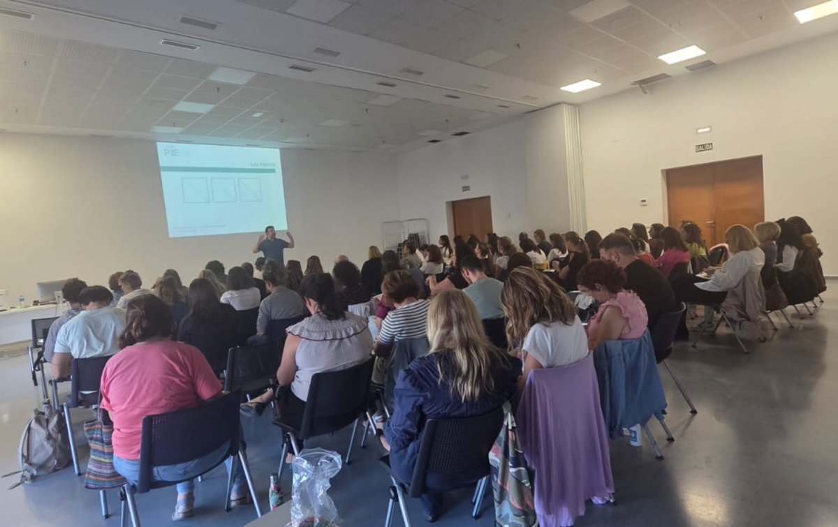 cepse4's tweet photo. Segunda sesión del "PROGRAMA DE IMPLANTACIÓN DE INTELIGENCIA EMOCIONAL PIIE PARA EP CON ALBERTO ORTEGA" en la Ciudad del Conocimiento de Dos Hermanas @EducaAnd @DG_IFP https://t.co/pVLDrWVSuX