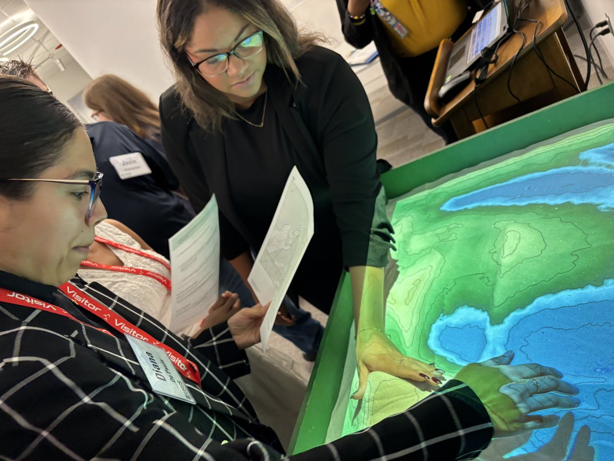 AEF_Program's tweet photo. Decoding and recreating topographic maps with the augmented reality box at the U.S. Geological Survey (USGS), the #EinsteinFellows26 enjoy a full day of professional learning, lab tours, and networking. https://t.co/OqdubRVQeb