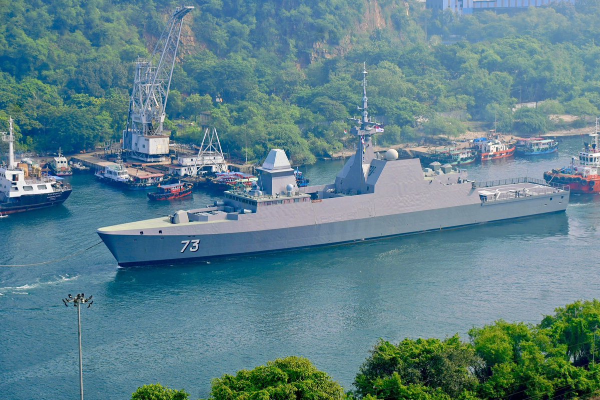 WarshipCam's tweet photo. Republic of Singapore Navy Formidable-class frigate RSS Supreme (73) coming into Visakhapatnam for the 33rd edition of #SIMBEX2026, hosted by the #IndianNavy from 21-26 Oct 26 - October 21, 2026    SRC: X-@indiannavy https://t.co/L0muxdMAjR