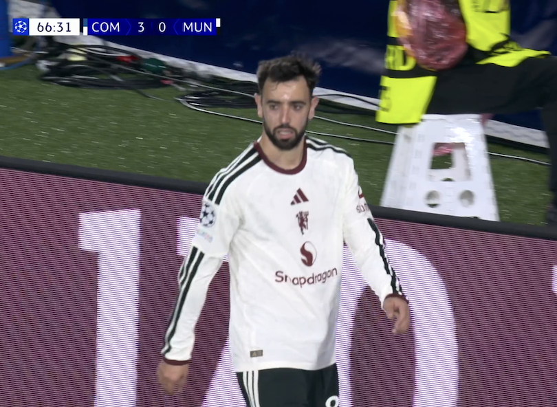 TouchlineX's tweet photo. 📸 - Bruno Fernandes has been taken off.

• 0 goals
• 0 assists
• 0 shots on target
• 1 shot in the Como lake
• 0/4 crosses
• 0/1 tackles won
• 0/0 dribbles https://t.co/CVFf0ntGTj