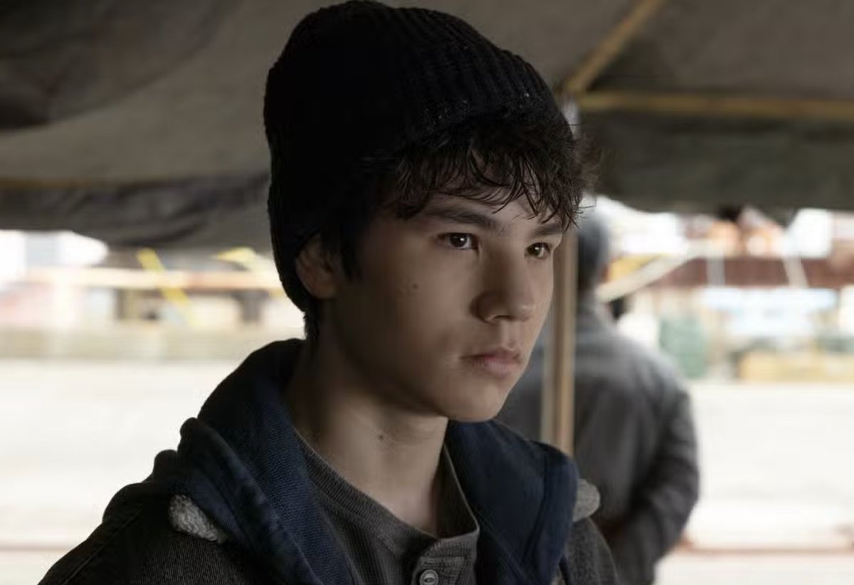 DEADLINE's tweet photo. EXCLUSIVE: Netflix has set key cast opposite lead Steven Yeun in ‘Pagans,’ its upcoming supernatural drama.

This is the second time Logan Kim will play Steven Yeun’s son after portraying Hershel Rhee in ‘The Walking Dead: Dead City.’ 

Hershel is Glenn (Yeun) and Maggie’s (Cohan) son who was born after Glenn’s death on the mothership series. Kien Michael Spiller played Hershel as a child on ‘TWD,’ with Kim taking over the role as a teen on spinoff ‘Dead City.’

More details here: https://t.co/3siED4dDOL