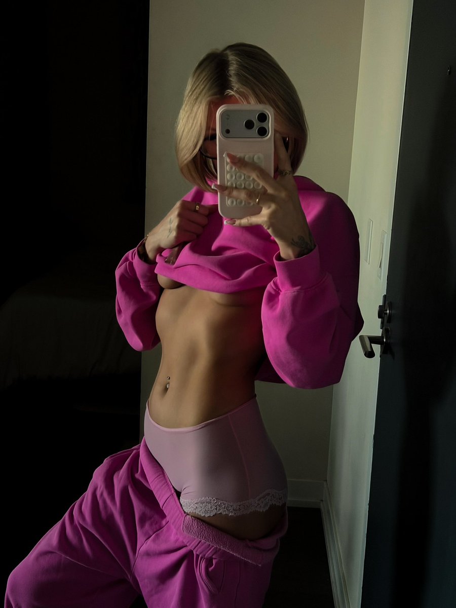 piperraeexo's tweet photo. ur new distraction https://t.co/H1wVR5ASfb