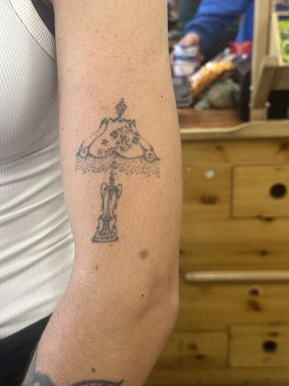 vintageminii's tweet photo. how pinterest sees me
tattoo / outfit  / aesthetic / idol https://t.co/KNS52iAOgN