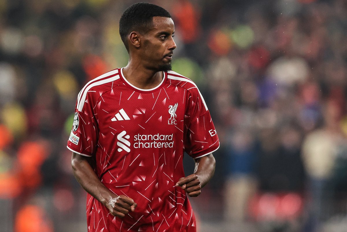 Liverpoolcom_'s tweet photo. Alexander Isak tipped to better Erling Haaland as #LFC sent exciting prediction 🔴✍️

https://t.co/MZgMkcEV3X https://t.co/kpcgl4sxG3