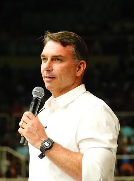 chequeibrasil's tweet photo. 🚨URGENTE: Flávio Bolsonaro aciona o TSE e pede a liberação do sigilo do cartão corporativo da presidência e do Instituto Lula. https://t.co/Q5cydICTML