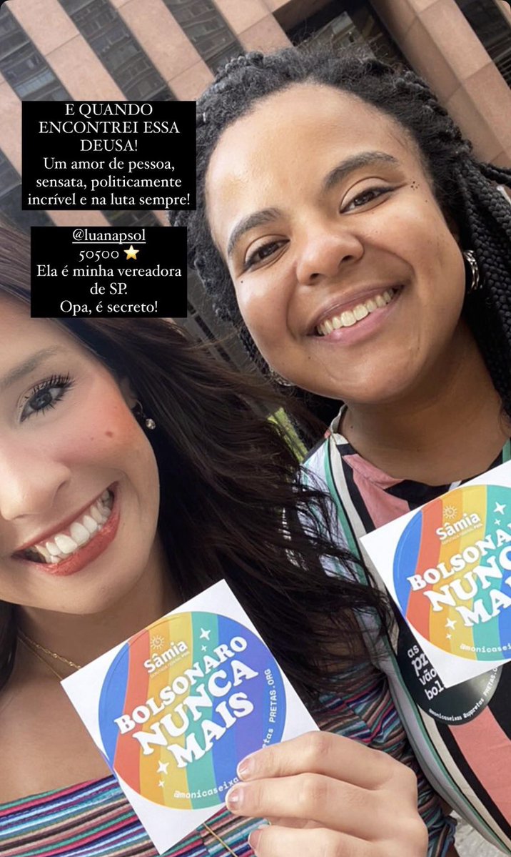 vozdeartemis's tweet photo. @samiabomfim SÂMIA, você é grandiosa! ⭐️ Te encontrei na Paulista, quando trabalhava no SUS, defendendo o #ForaBozo e usava o esse brinco lindo. Hoje, faço Medicina, universidade pública e na luta por um país mais justo e social. Seguimos na luta! Que o bolsonarismo seja destruído. ✊❤️ https://t.co/qy8WKQF1ey