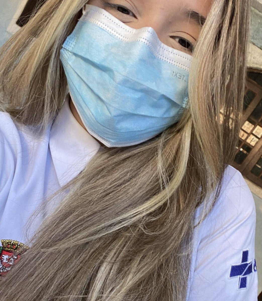 vozdeartemis's tweet photo. @samiabomfim SÂMIA, você é grandiosa! ⭐️ Te encontrei na Paulista, quando trabalhava no SUS, defendendo o #ForaBozo e usava o esse brinco lindo. Hoje, faço Medicina, universidade pública e na luta por um país mais justo e social. Seguimos na luta! Que o bolsonarismo seja destruído. ✊❤️ https://t.co/qy8WKQF1ey