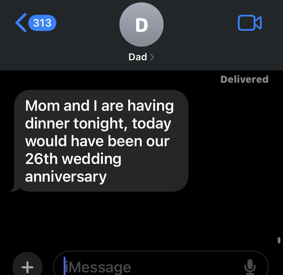 ceraliza's tweet photo. My parents got divorced 8 years ago..lmao https://t.co/8ofeQj8vVf