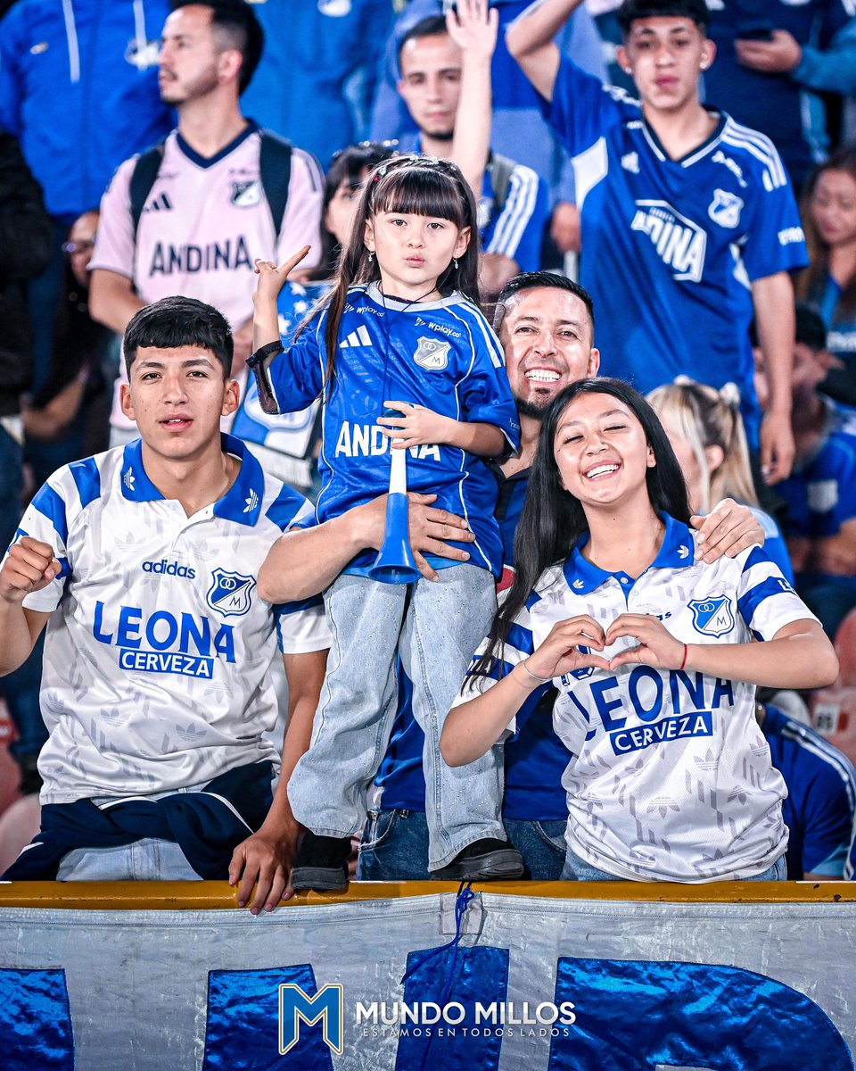 MundoMillos's tweet photo. #FOTOS Les dejamos estas y más de 300 imágenes del Millonarios 1-1 Once Caldas de anoche en El Campín con el lente de @nicodelgadillom en nuestra Web.

Galería completa: 

https://t.co/29KUv1SG9R

#EstamosEnTodosLados https://t.co/WRutPyytQo