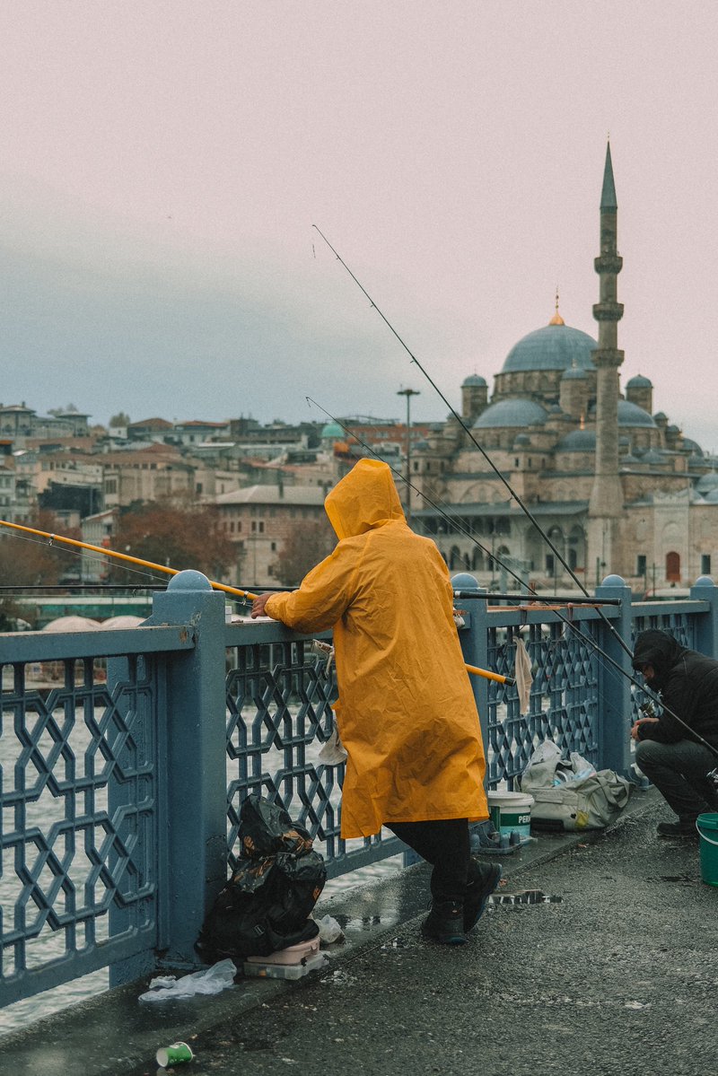 efeomer_'s tweet photo. Sanki sadece bazı kişi ve grupların çenesi yorulsun diye kurulmuş bir mecra sosyal medya.
Çenesi yorulup bitkin düşen ekseri nihilizme meylediyor.
Genel bir kırgınlık gibi, tepkisizlik hali… https://t.co/vVUOj16MgF