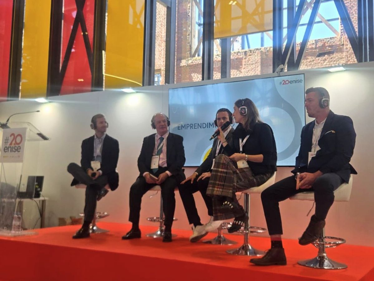 FedesoftCol's tweet photo. Fedesoft está en #20ENISE, en León, España.

Nuestra presidente ejecutiva, @XimenaDuqueA, integra junto a @Asobancaria y la @CCIT_ una delegación internacional invitada por @ICEX_.

El objetivo: abrir conexiones en ciberseguridad entre Colombia, Europa y las Américas.🌎 https://t.co/VK0HagVBoS