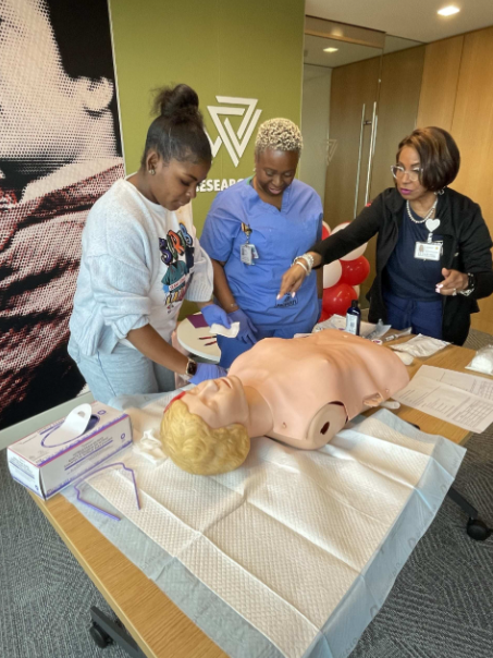 OSSEDC's tweet photo. Career &amp; technical education gives students skills, experience, and credentials to launch their futures. 

🏫36 of 41 DC public high schools offer school based CTE or participate in the ATCs. All learners deserve a clear plan for what’s next. 
🔗 https://t.co/jQimrXLNIT. https://t.co/2CABg7kv55