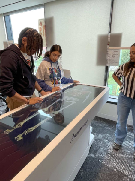 OSSEDC's tweet photo. Career &amp; technical education gives students skills, experience, and credentials to launch their futures. 

🏫36 of 41 DC public high schools offer school based CTE or participate in the ATCs. All learners deserve a clear plan for what’s next. 
🔗 https://t.co/jQimrXLNIT. https://t.co/2CABg7kv55