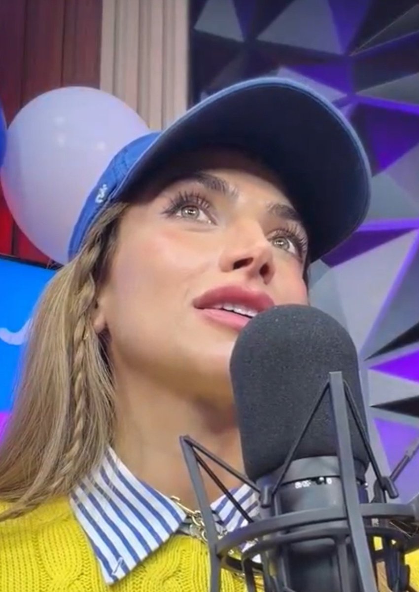 scorpioswift's tweet photo. cómo vas a ser tan linda 🥹💛 https://t.co/HlwgBfQpvS